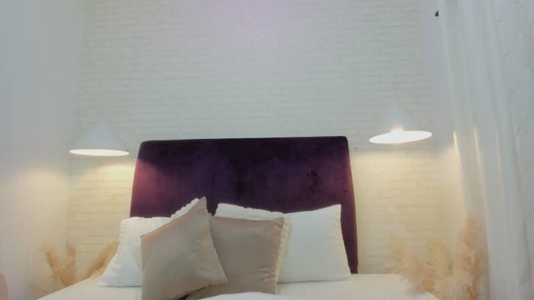 EmmilyMartinez's Streamate show and profile