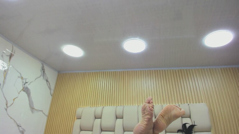 Kharhaa's Streamate show and profile