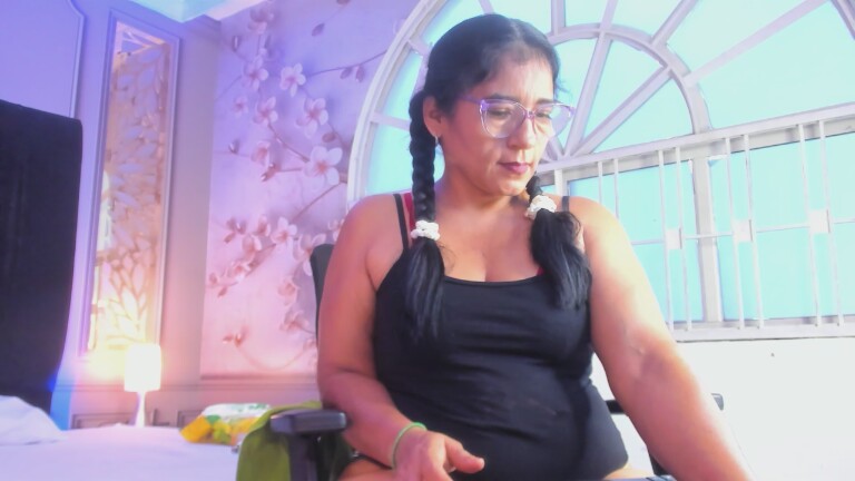 mature_bigass's Streamate show and profile