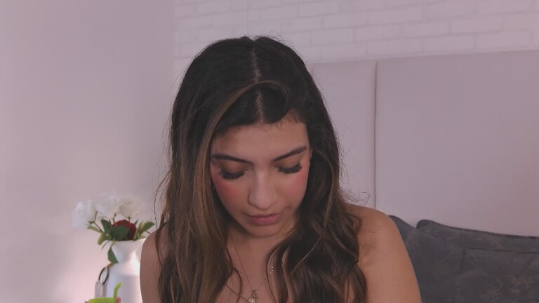 VictoriaJoliegb's Streamate show and profile