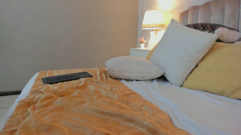 AriBelle's Streamate show and profile