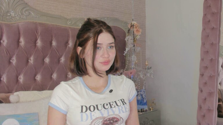 AlejandraLee's Streamate show and profile