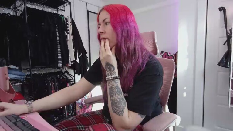 missgennyrock's Streamate show and profile