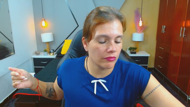 ConieMoss's Streamate show and profile