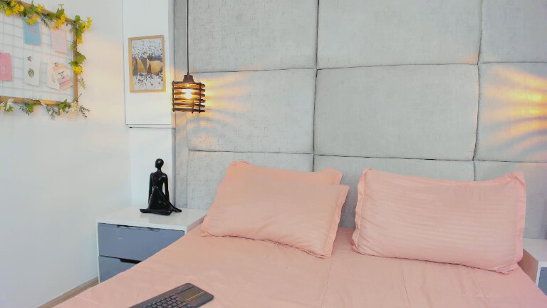 JessCastillo's Streamate show and profile