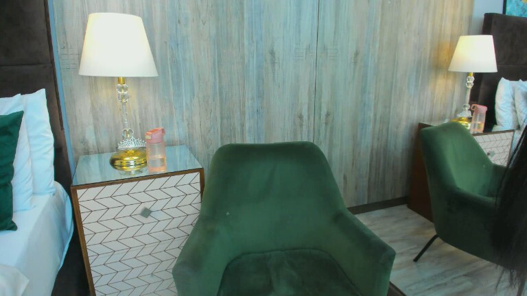 MiaPortmass's Streamate show and profile