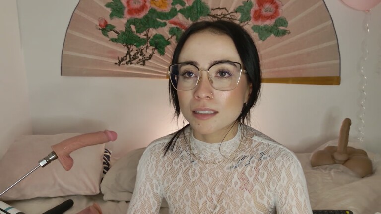 SweetSara33's Streamate show and profile