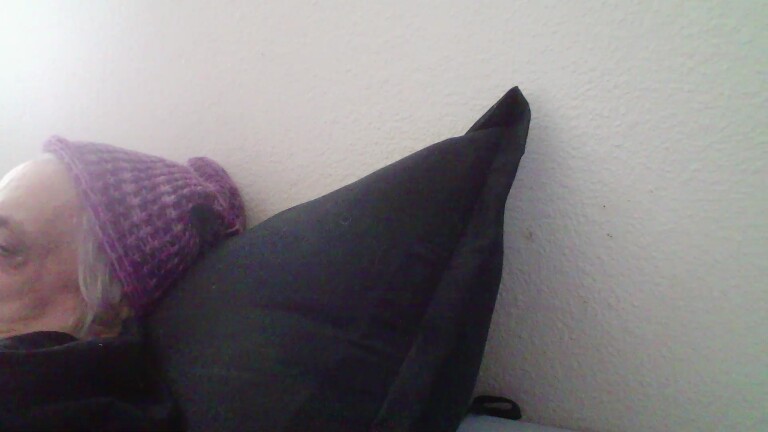 GrannyHugeBoobs's Streamate show and profile