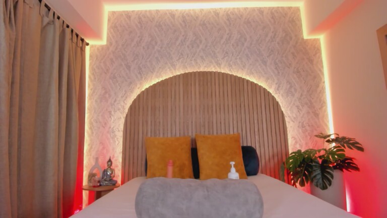 Annhya's Streamate show and profile