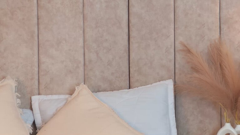 AnnyDalessio's Streamate show and profile