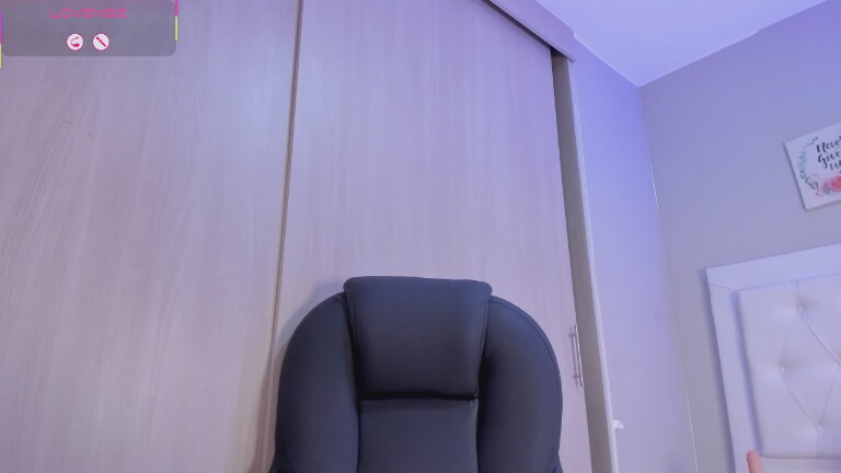 NicoleParker111's Streamate show and profile