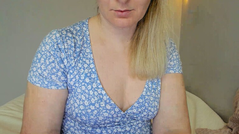 XxSweety_GirlxX's Streamate show and profile