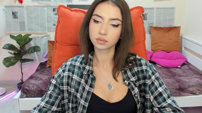 SarahTray's Streamate show and profile