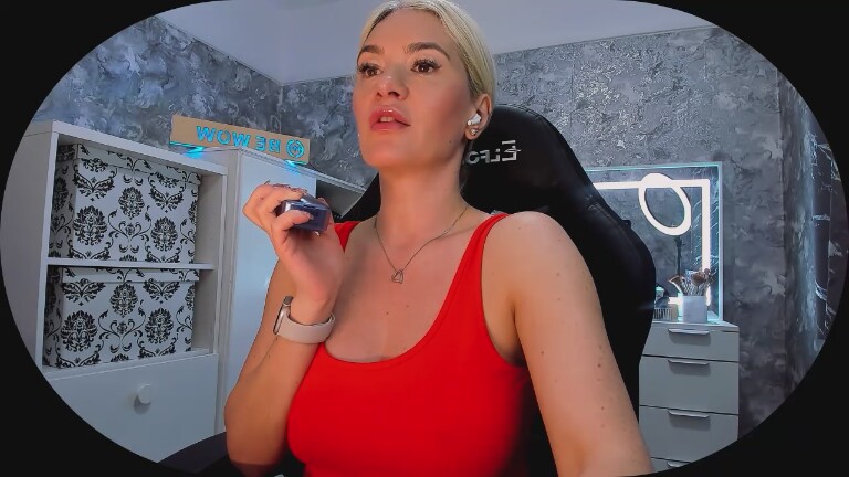 BE_WOW's Streamate show and profile