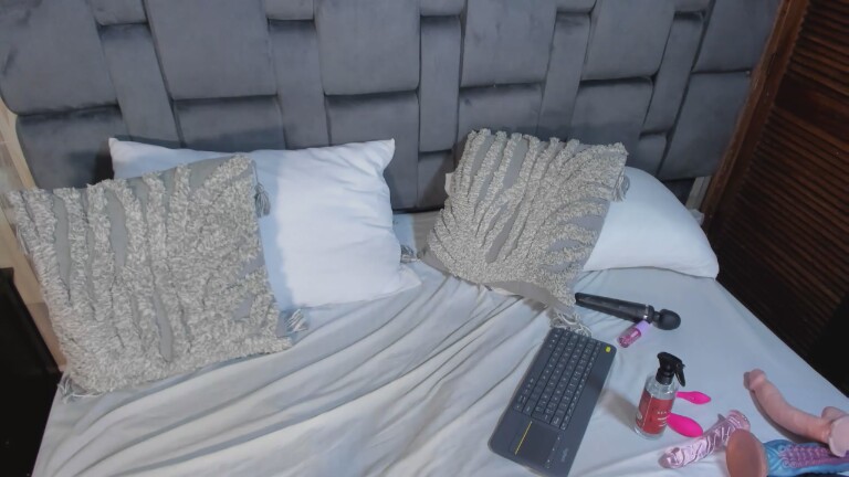 ZoeySpeart's Streamate show and profile