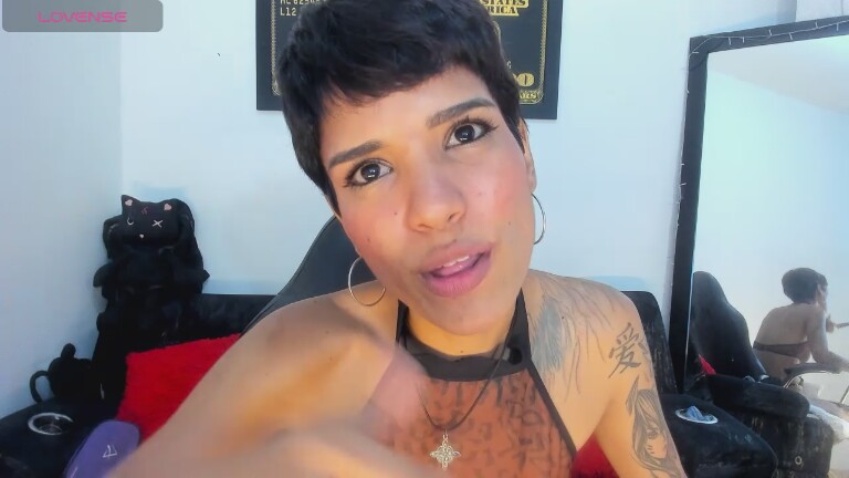 orianaasaenz's Streamate show and profile