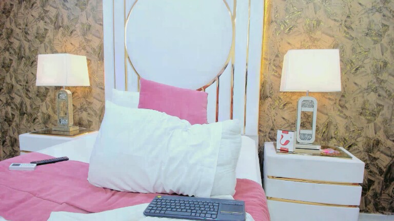 SabrinaLewixx's Streamate show and profile