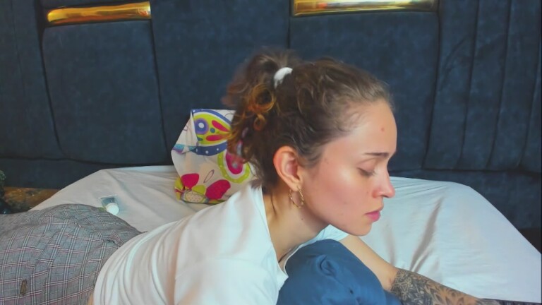 Sophiamiller18's Streamate show and profile