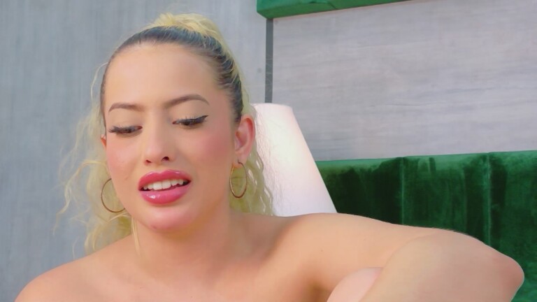 MartinaCroxx's Streamate show and profile