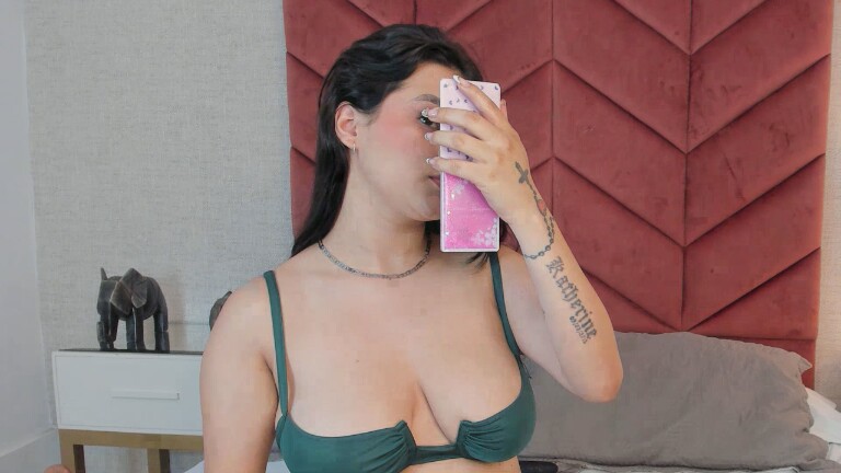 EmiRoseth's Streamate show and profile