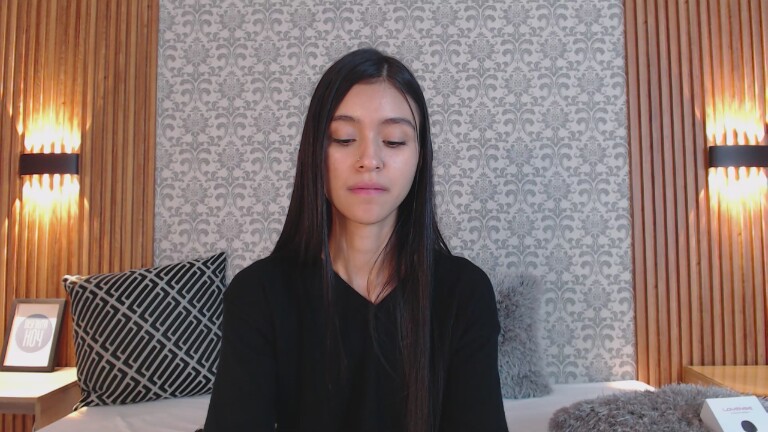 Charlotte_18's Streamate show and profile