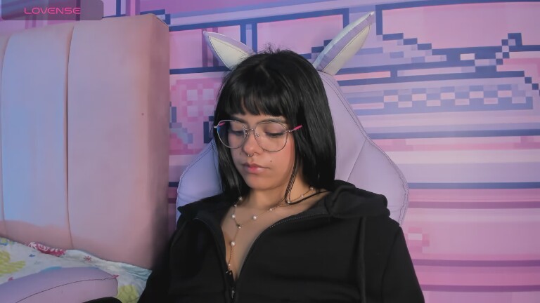 18alice's Streamate show and profile