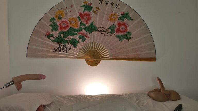 SweetSara33's Streamate show and profile