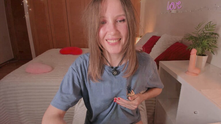 EmilyJune's Streamate show and profile