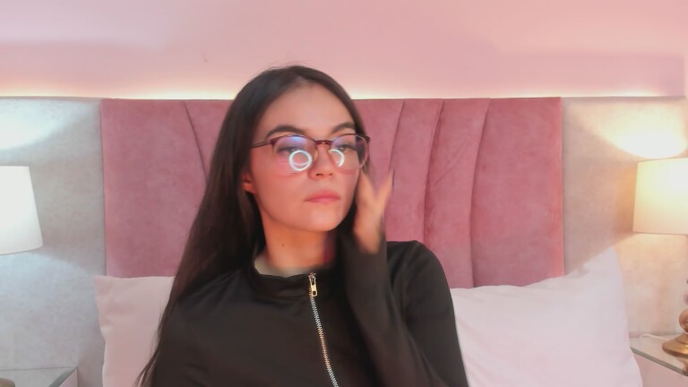 EmmaWeest's Streamate show and profile