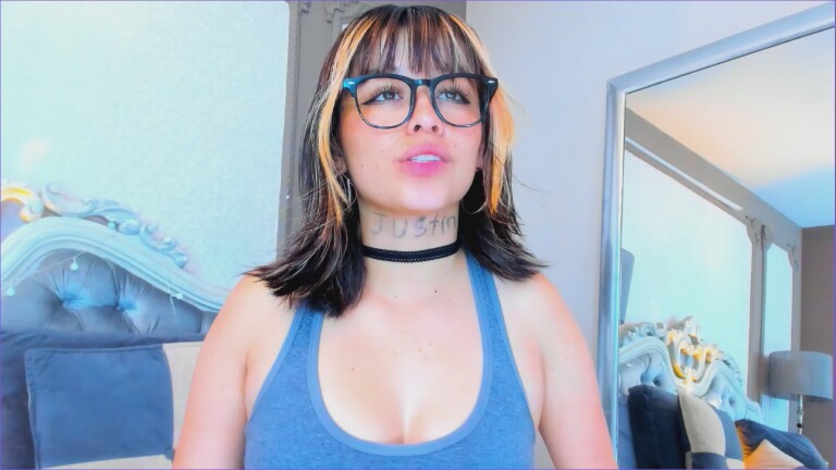 SiaSavach's Streamate show and profile