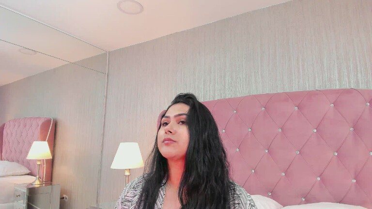 SaharaLyn's Streamate show and profile