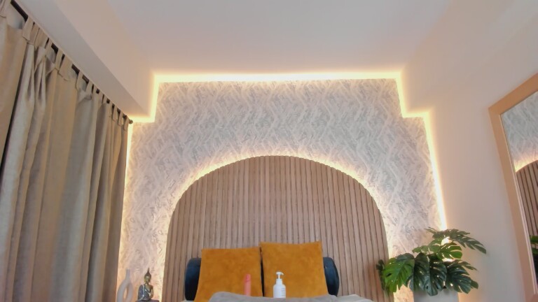 Annhya's Streamate show and profile