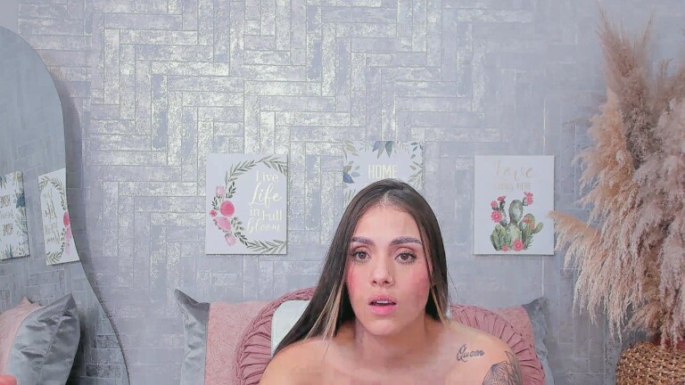 SaraBacker's Streamate show and profile