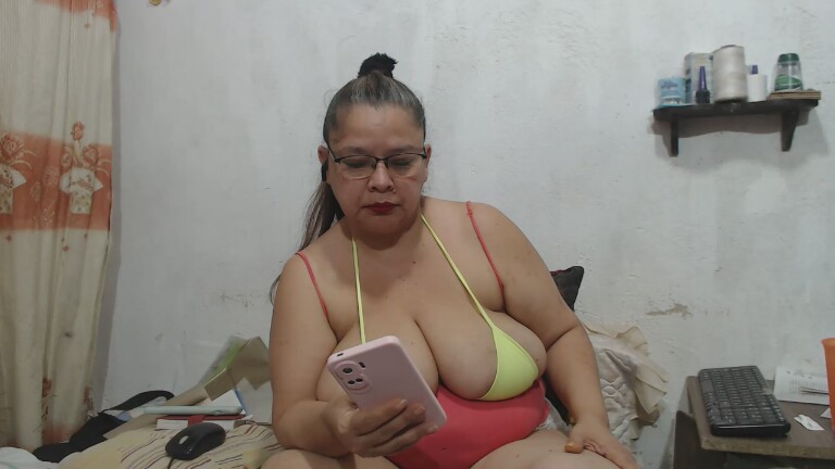 canddy40's Streamate show and profile