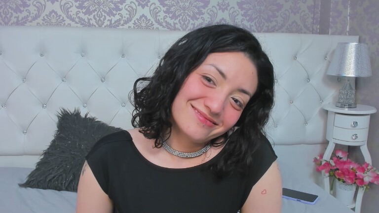 ninaromanova's Streamate show and profile