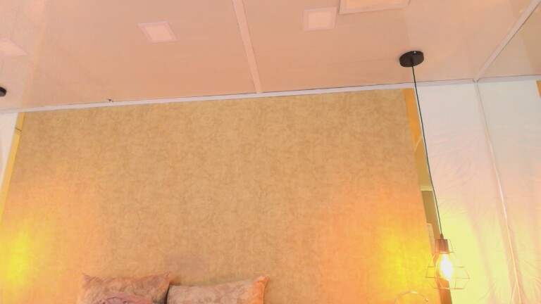 IvonneLogan's Streamate show and profile