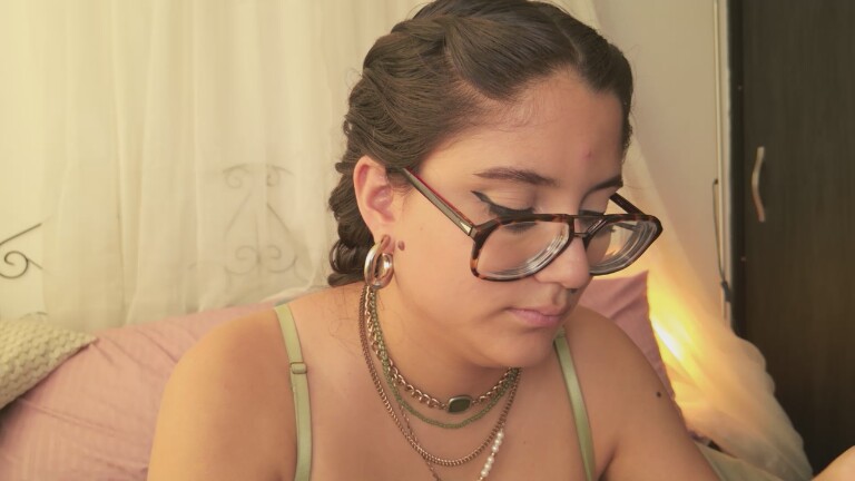 HaileyBunny_18's Streamate show and profile