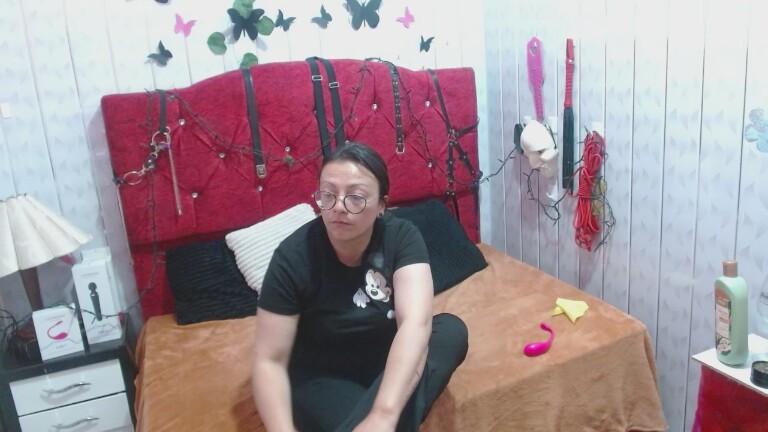 Susanahotsexxx's Streamate show and profile