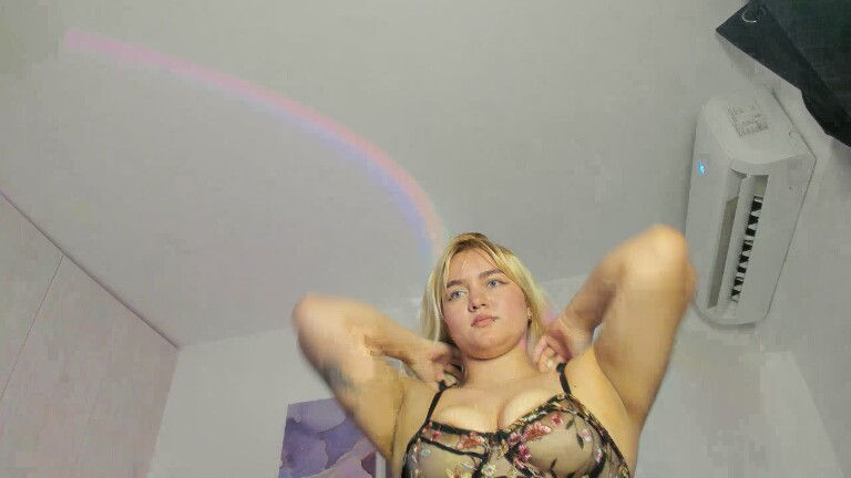 SkyLumen's Streamate show and profile