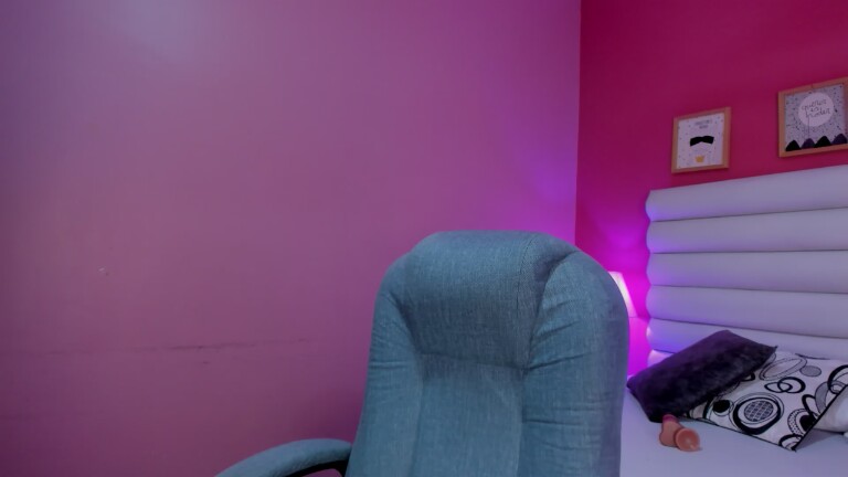 CharlotteeLopez's Streamate show and profile