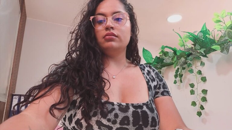 SharaThomas's Streamate show and profile