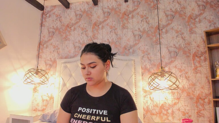 SaharaLyn's Streamate show and profile