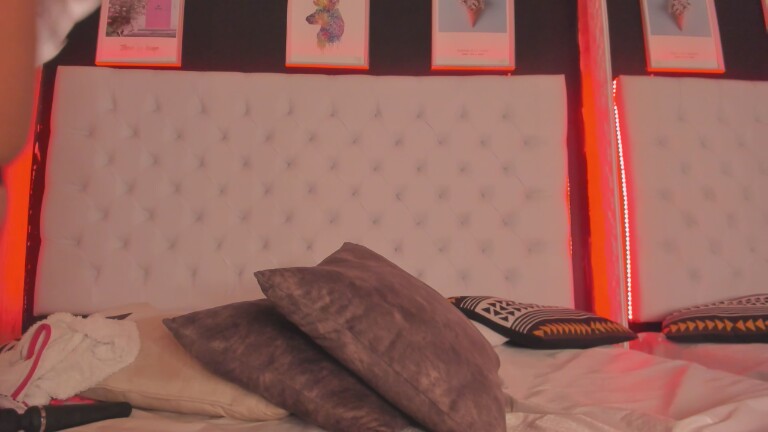 NaslyStone's Streamate show and profile