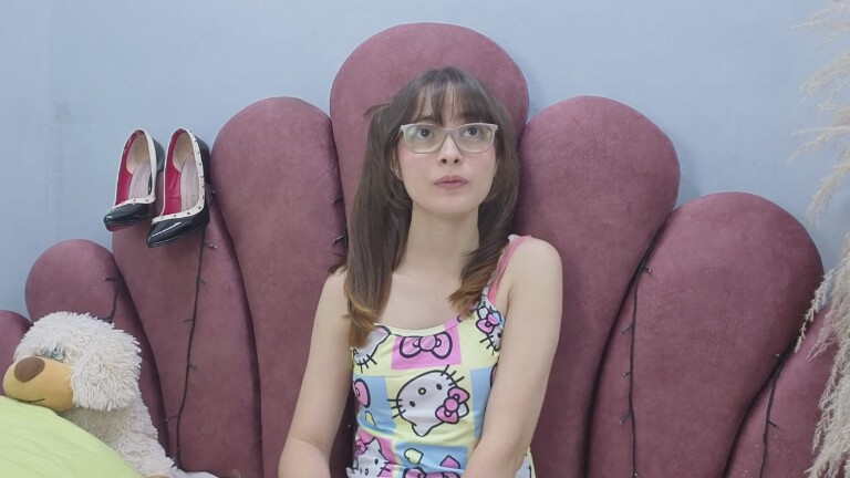 ISABELLAJHONS's Streamate show and profile