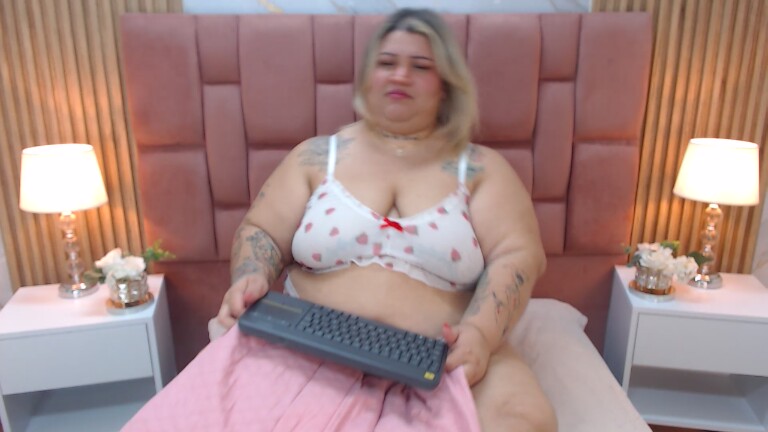 Evaverse's Streamate show and profile