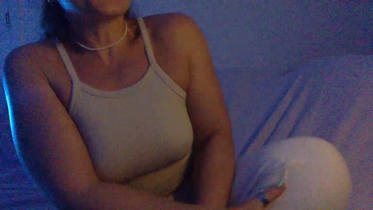 PeachyVelvetBunny's Streamate show and profile