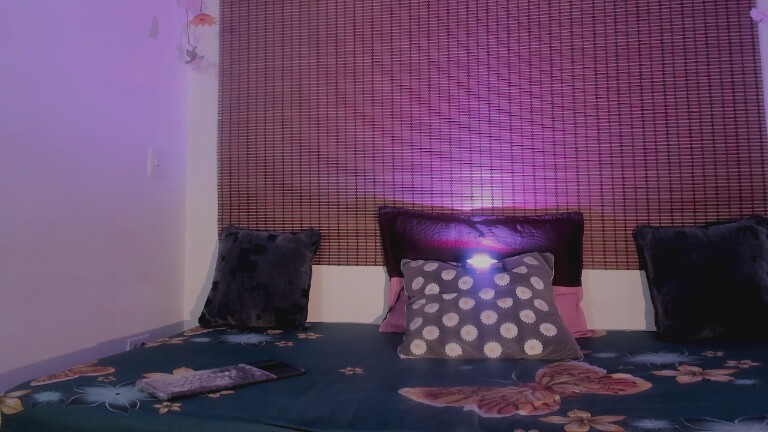 Julietta_Miller's Streamate show and profile