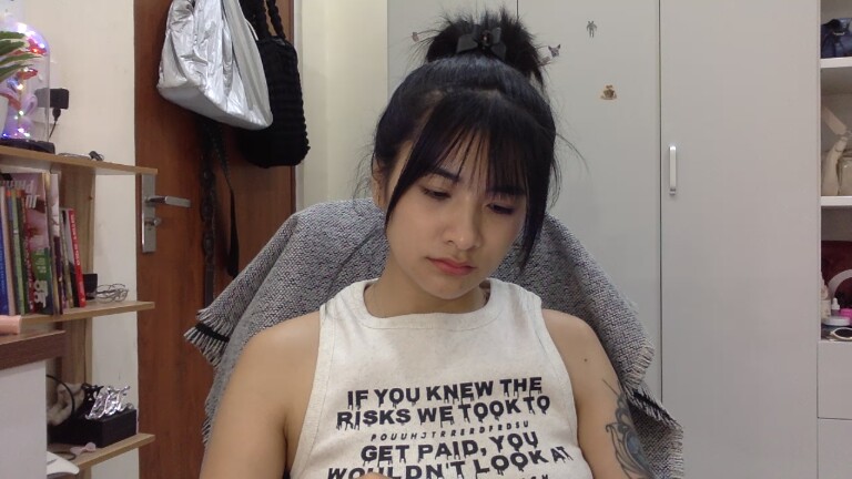 LyLy_94's Streamate show and profile